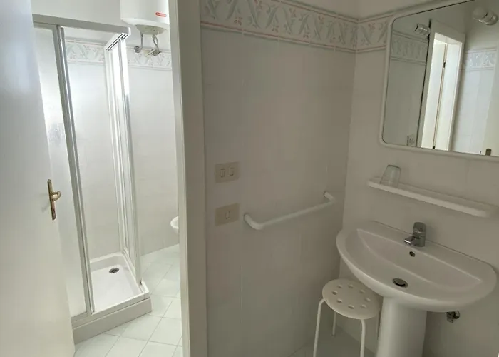 L'ulivo E Il Mare Moneglia